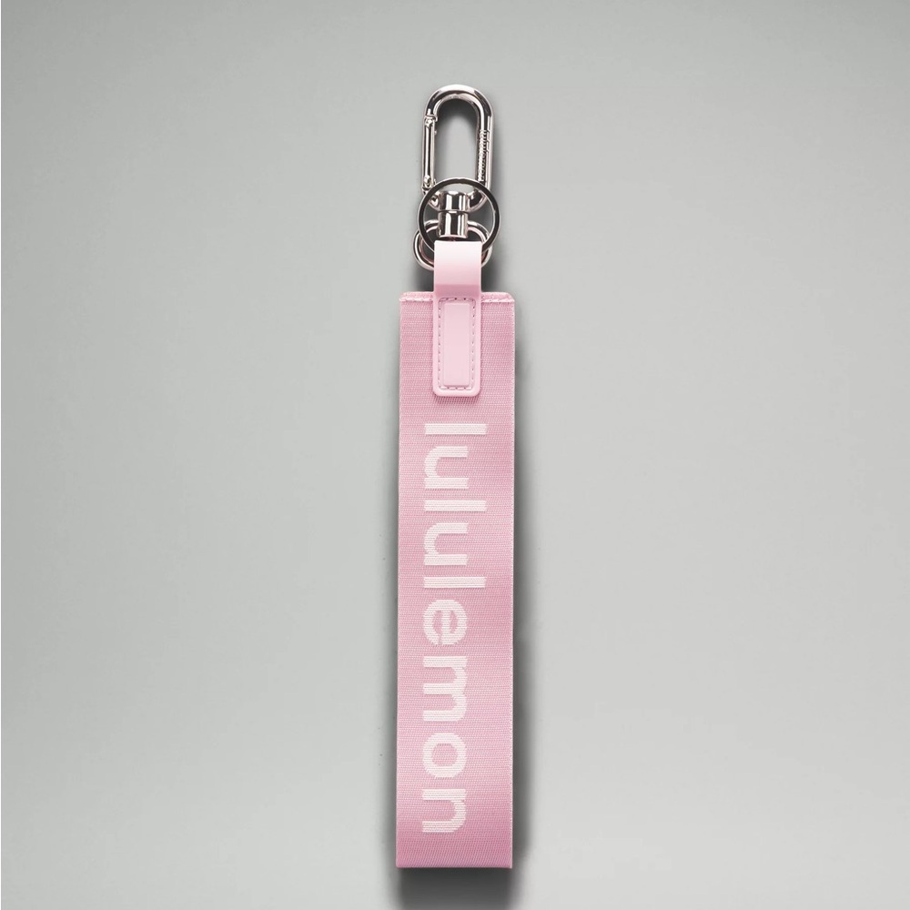 Lululemon Never Lost Keychain Light pink